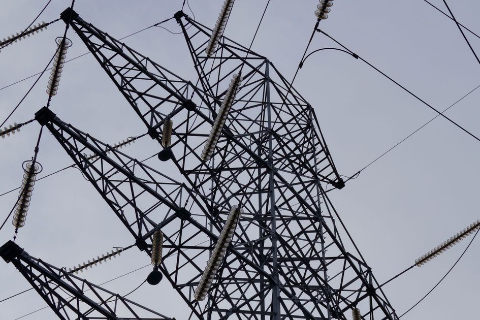 Global Energy Crisis Deepens as Russia Strikes Ukraine; Meta Launches New AI Model